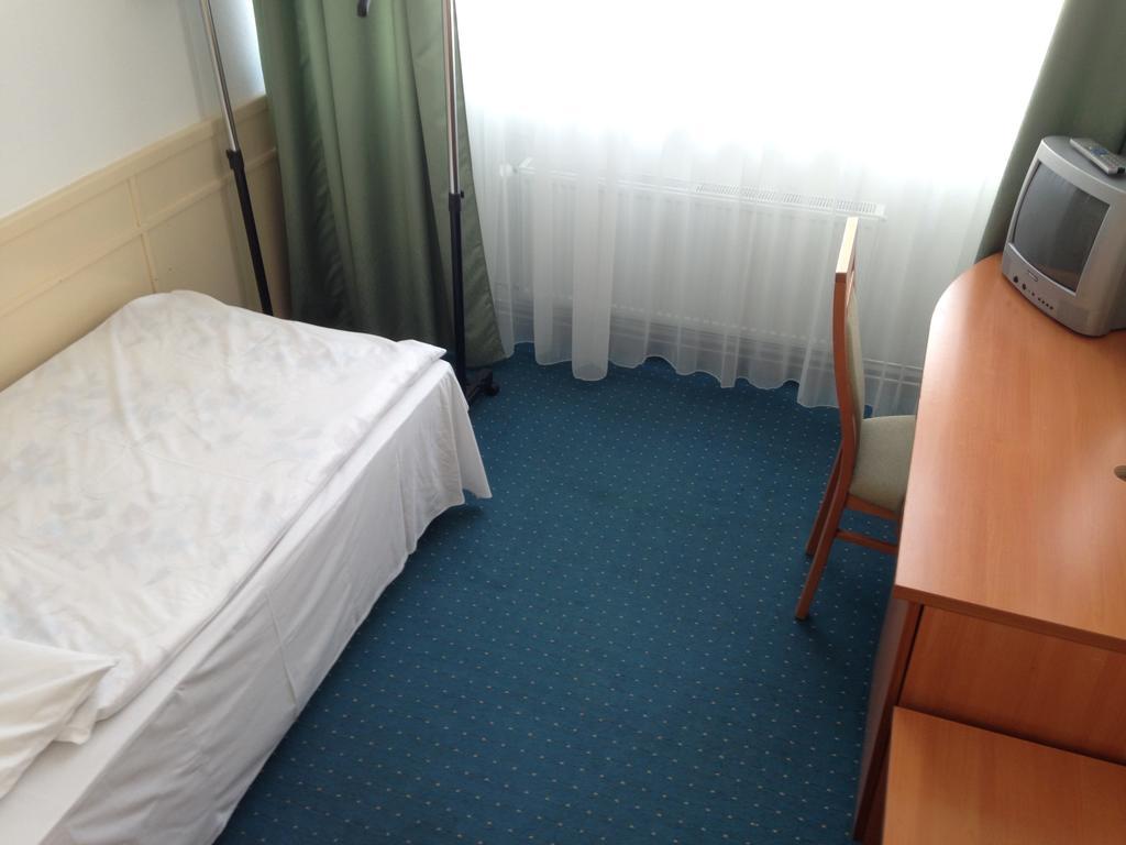 Pelikan Vendeghaz Szolnok Room photo
